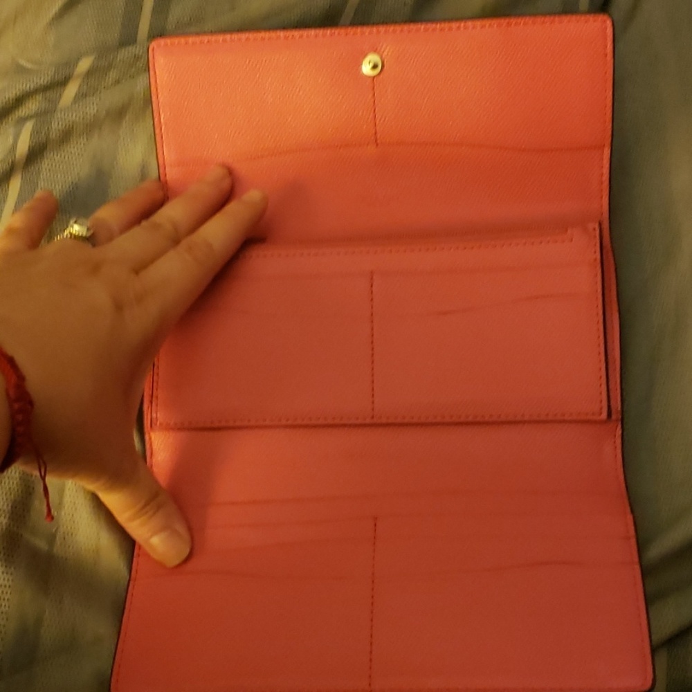 Authentic Beautiful wallet - Picture 3 of 4